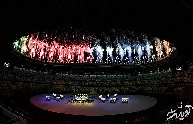 همه چیز درباره مراسم افتتاحیه المپیک ۲۰۲۰/ از حضور پرتعداد آمریکایی ها تا ورزشکار تونگایی که برهنه به ورزشگاه آمد/ کاروان ورزشی ایران با همان لباس قبلی رژه رفت/ عکس و ویدئو